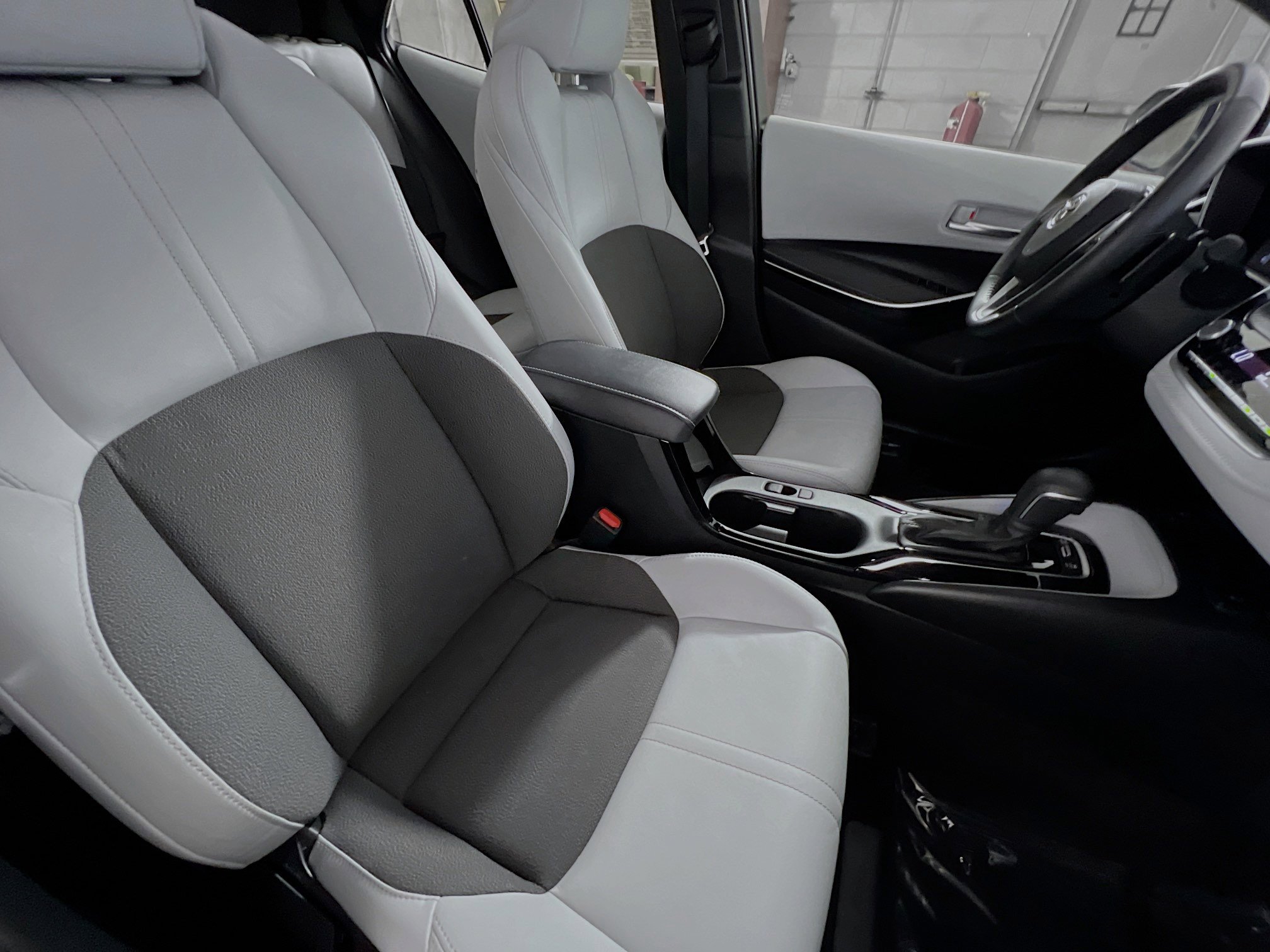 Used 2023 Toyota Corolla XSE image 31