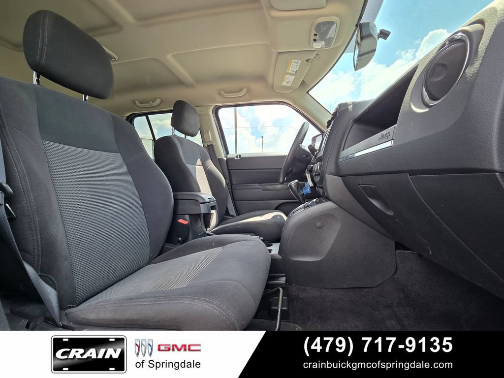Used 2017 Jeep Patriot Sport w/ Power Value Group AWD/4WD image 29