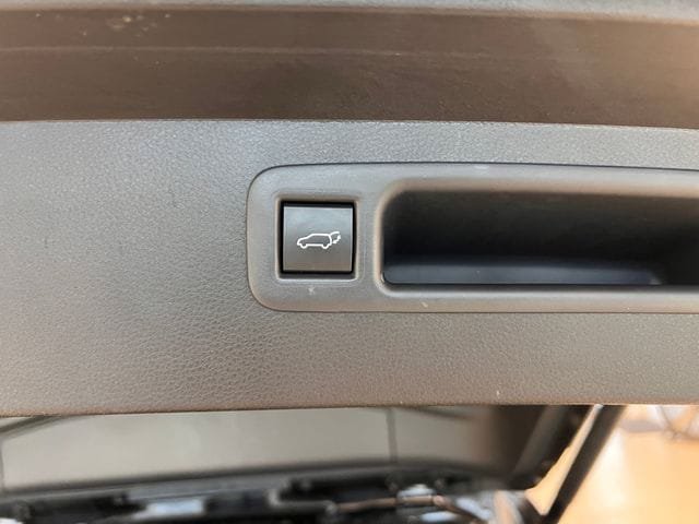 Used 2025 Toyota Highlander XSE AWD/4WD image 9