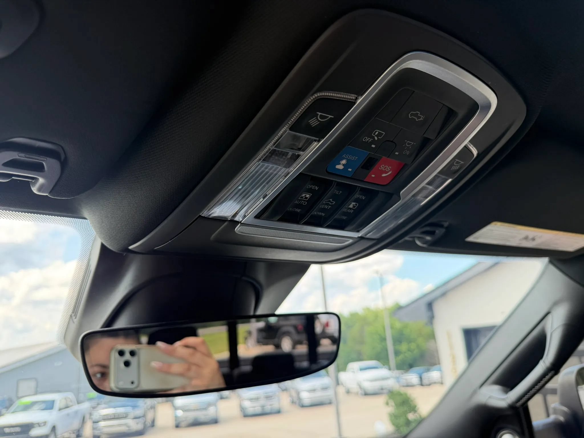 Used 2020 RAM 2500 Limited AWD/4WD image 36