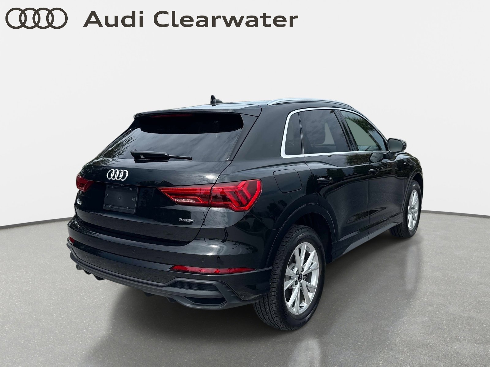 Used 2025 Audi Q3 2.0T Premium w/ Convenience Package AWD/4WD image 4