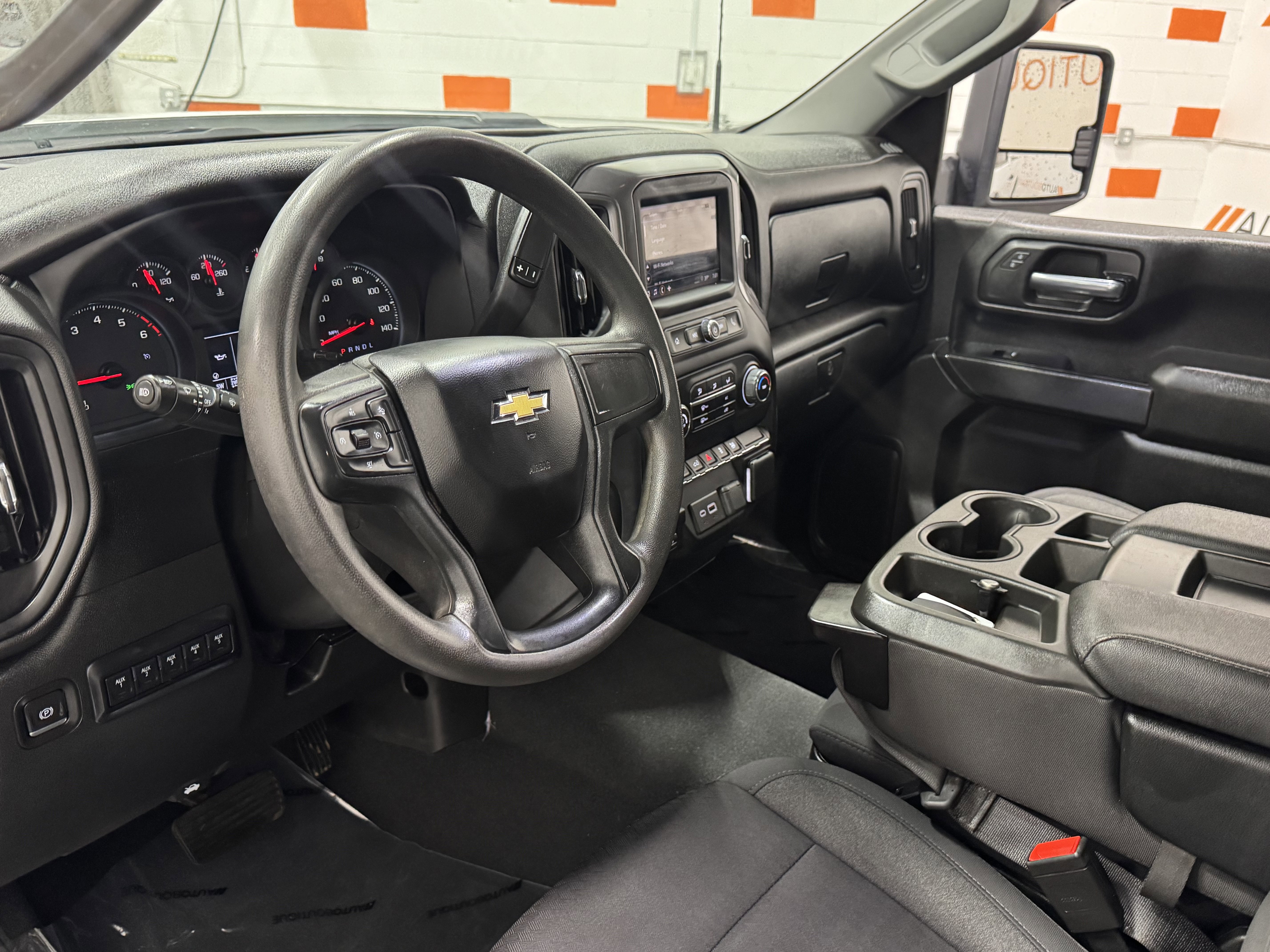 Used 2024 Chevrolet Silverado 2500 Custom w/ Custom Convenience Package image 7