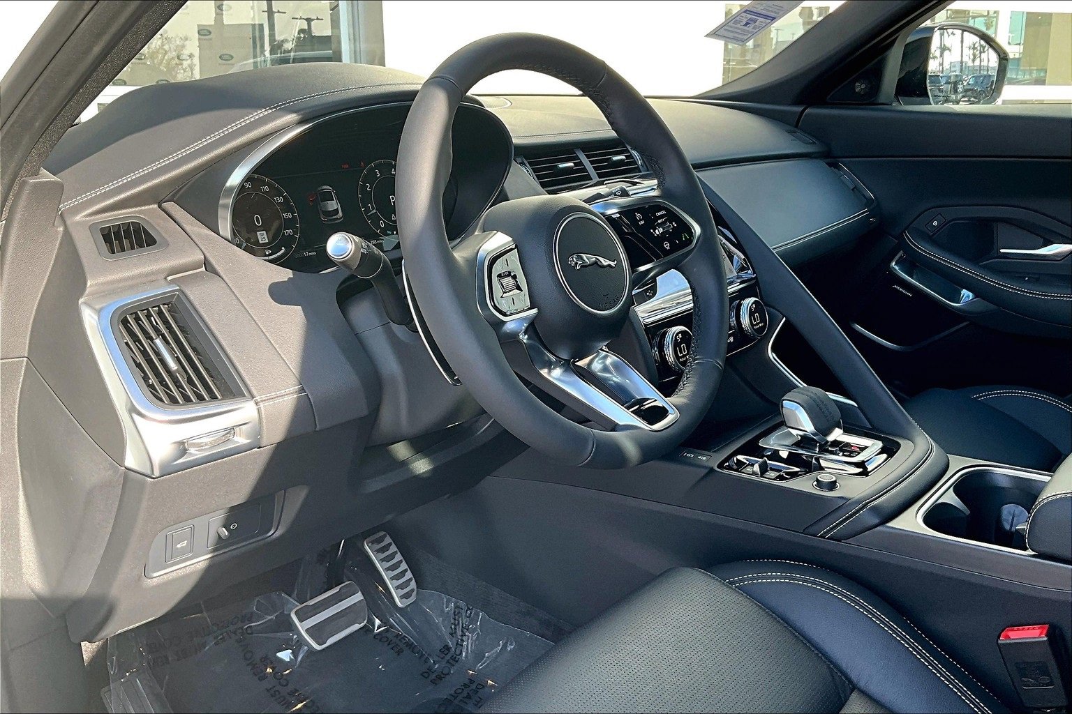 New 2024 Jaguar E-PACE R-Dynamic SE image 6