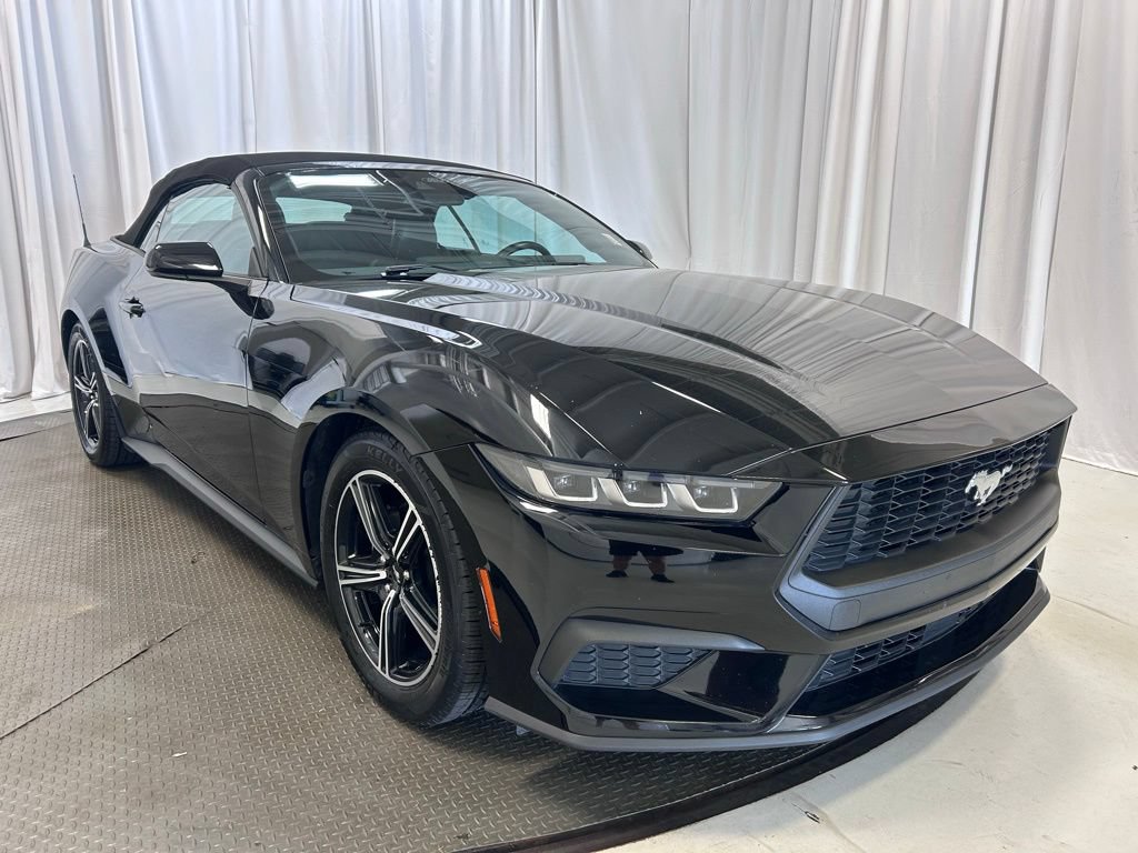 Used 2025 Ford Mustang Premium RWD image 21