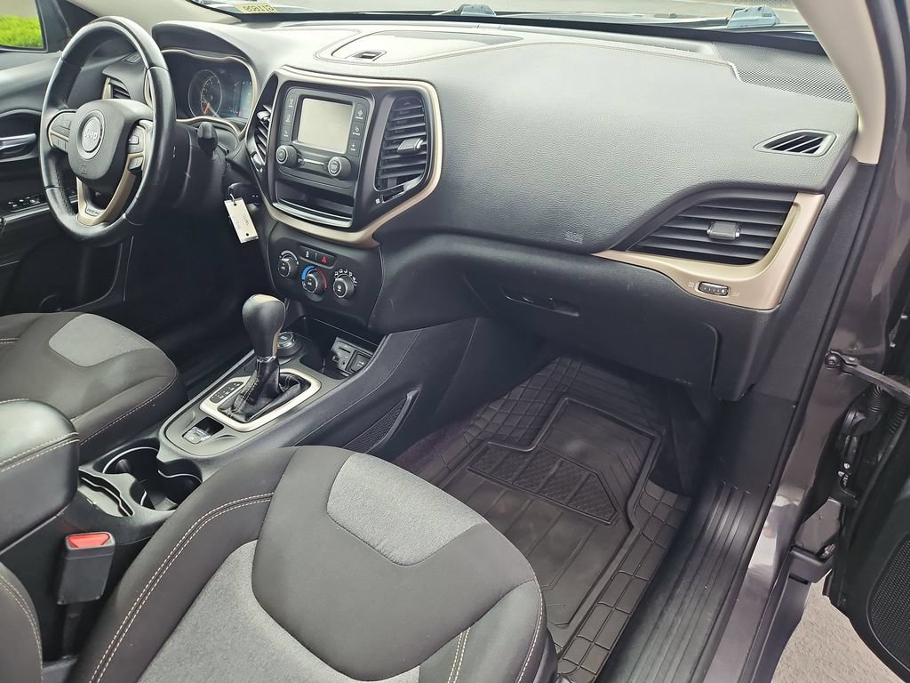 Used 2016 Jeep Cherokee Sport AWD/4WD image 29