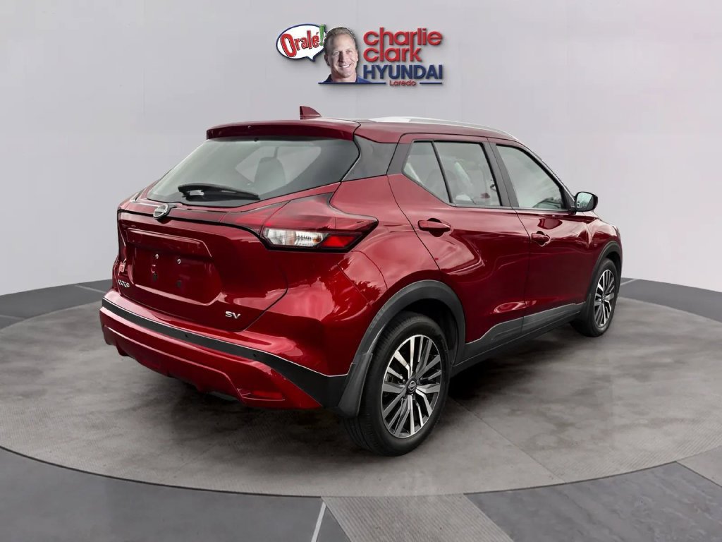 Used 2022 Nissan Kicks SV FWD image 6