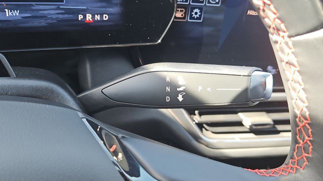 Used 2024 Chevrolet Equinox EV RS FWD image 15