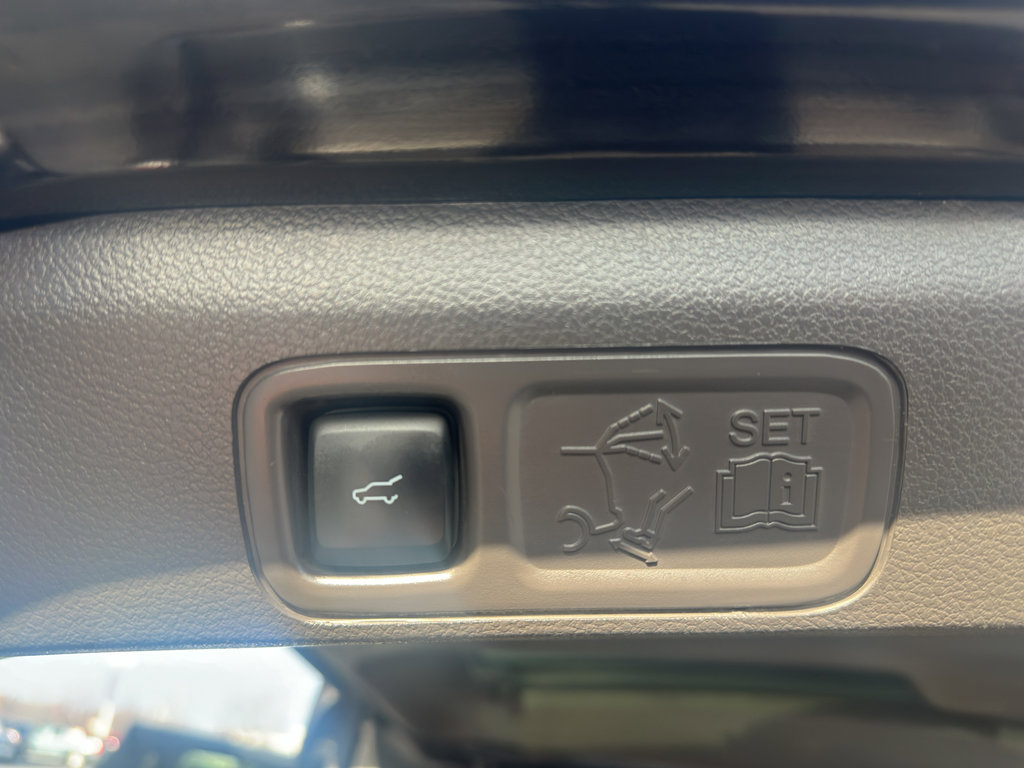 Used 2022 Lincoln Navigator L Reserve image 12