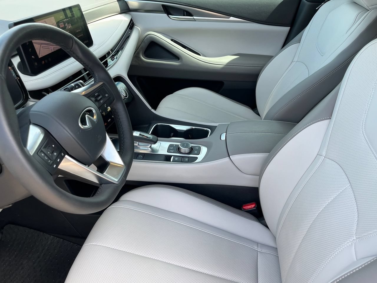 Certified 2026 INFINITI QX60 Pure w/ Cargo Package FWD image 17