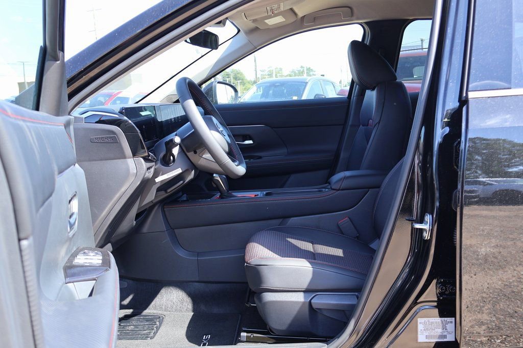 New 2026 Nissan Kicks SR w/ Cold Weather Package image 7