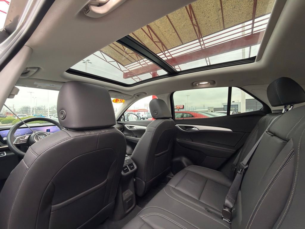 Used 2024 Buick Envision Avenir AWD/4WD image 29