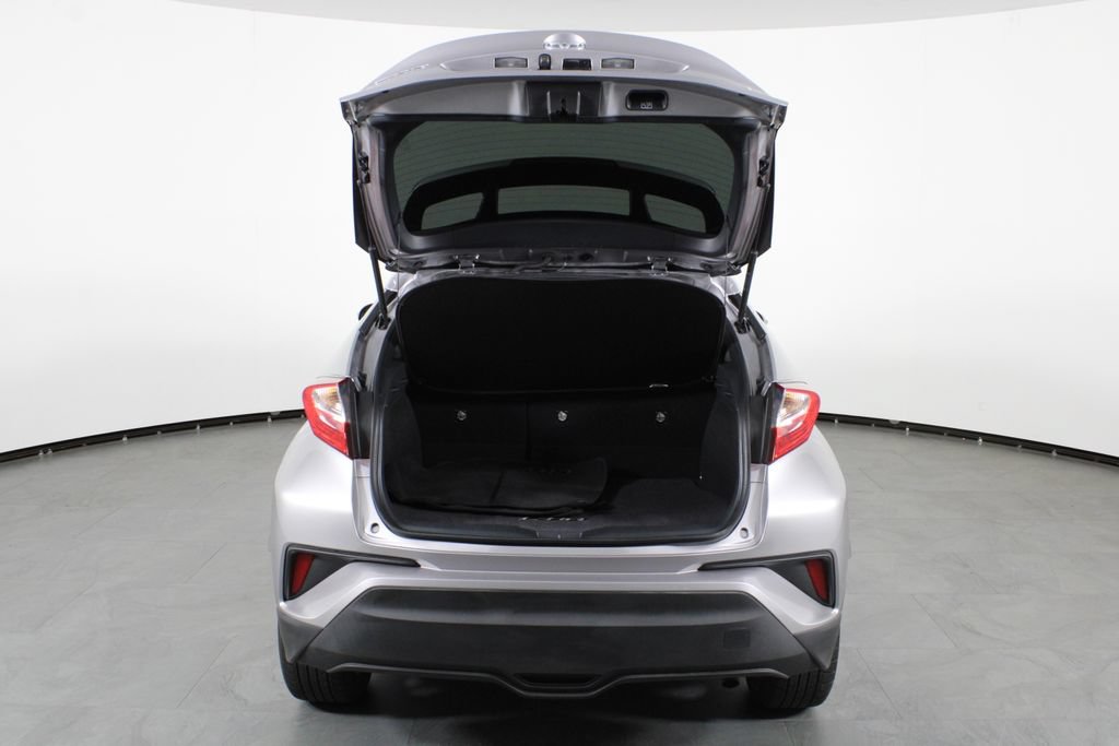 Used 2020 Toyota C-HR XLE FWD image 16