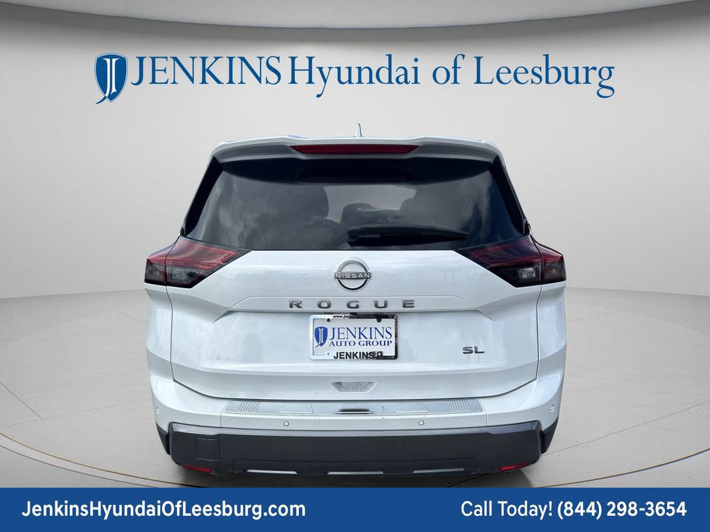 Used 2024 Nissan Rogue SL FWD image 6