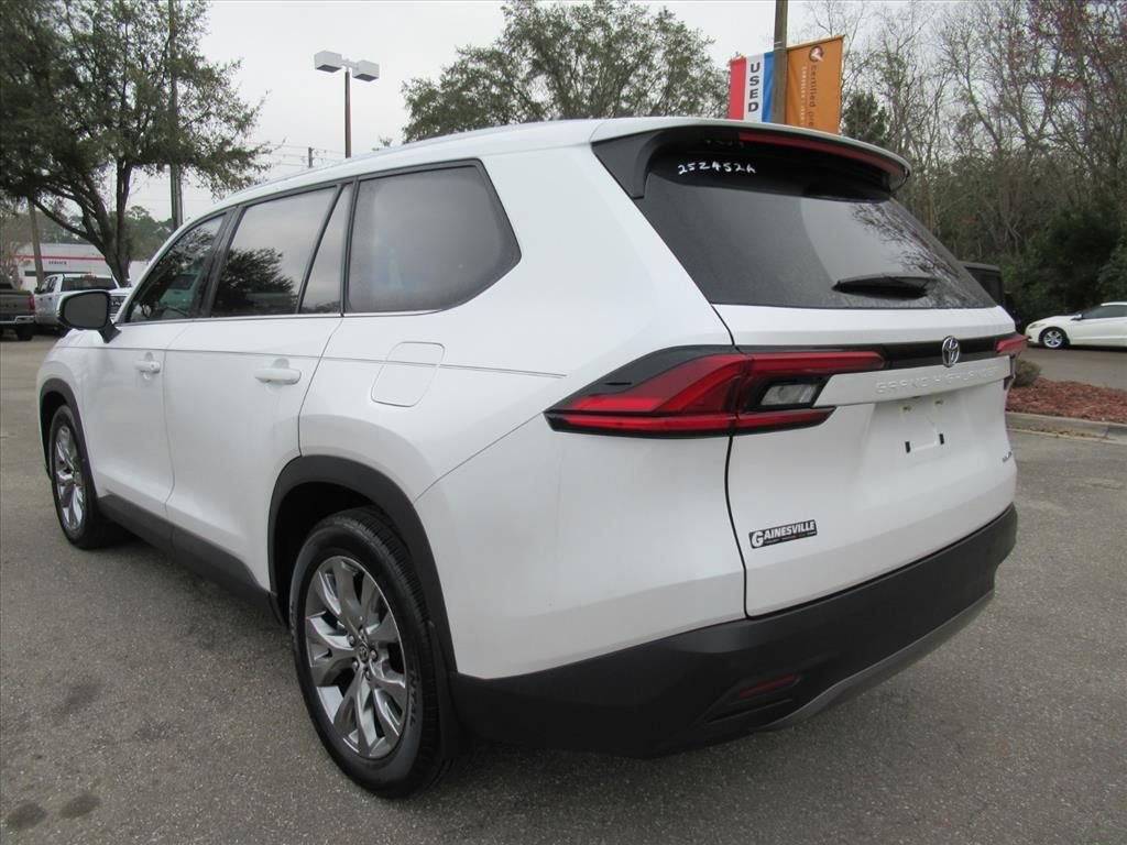 Used 2025 Toyota Grand Highlander Limited image 5