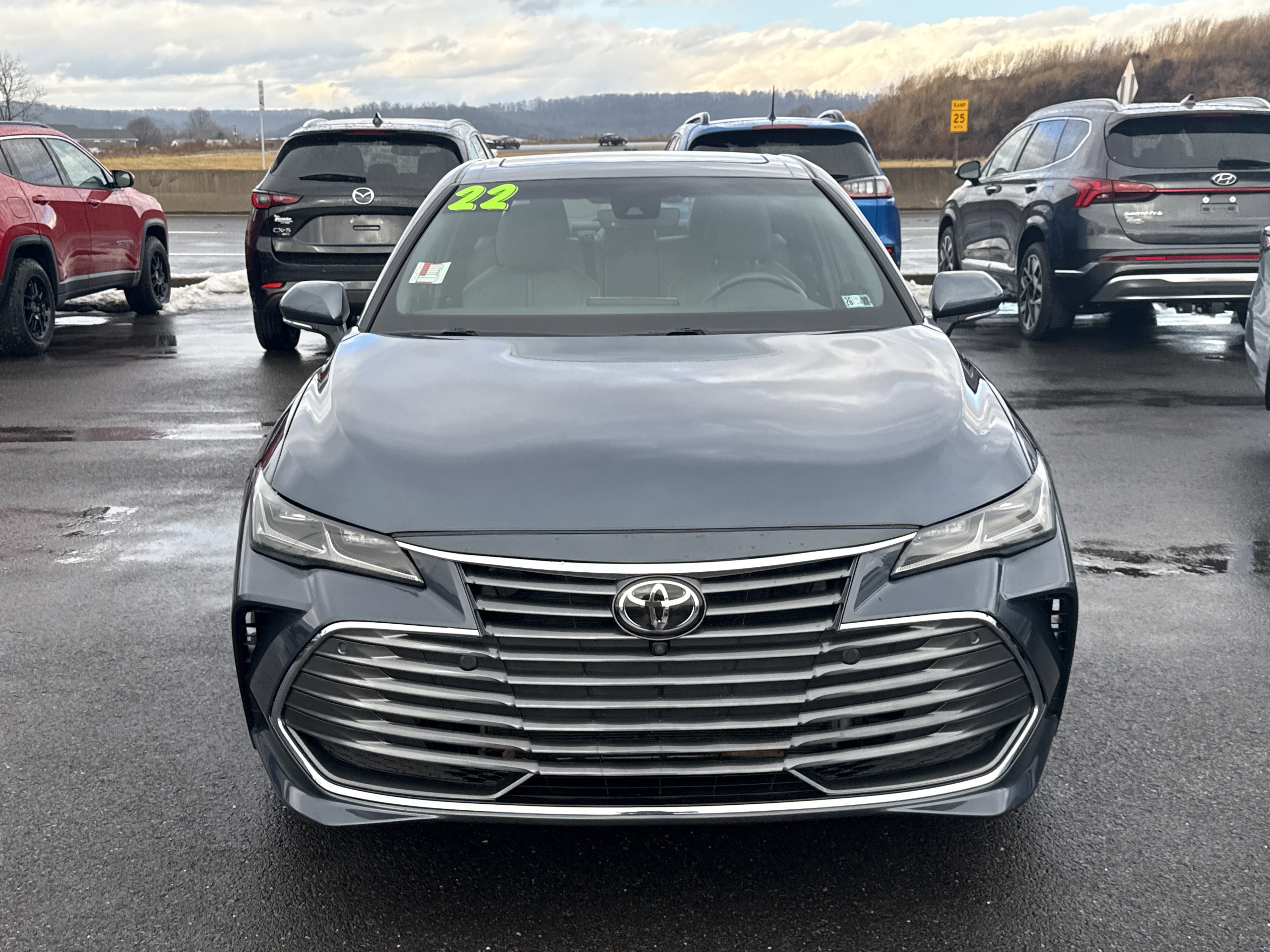 Used 2022 Toyota Avalon Limited image 8