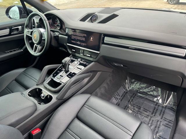 Used 2022 Porsche Cayenne Platinum Edition w/ Premium Package Plus image 30