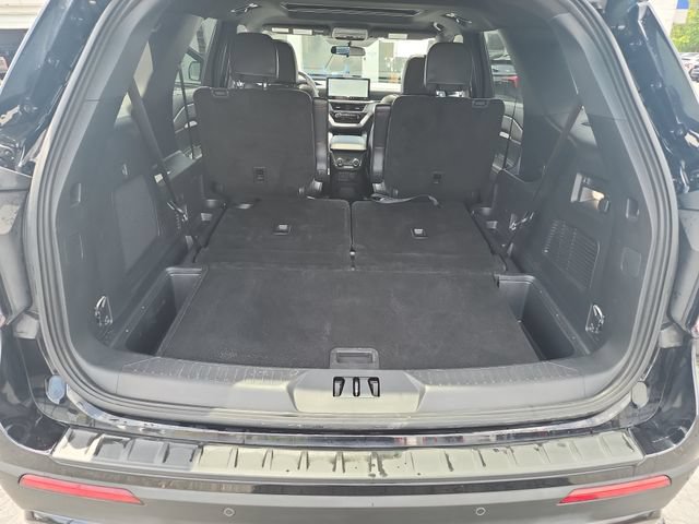 Used 2025 Ford Explorer ST-Line AWD/4WD image 23