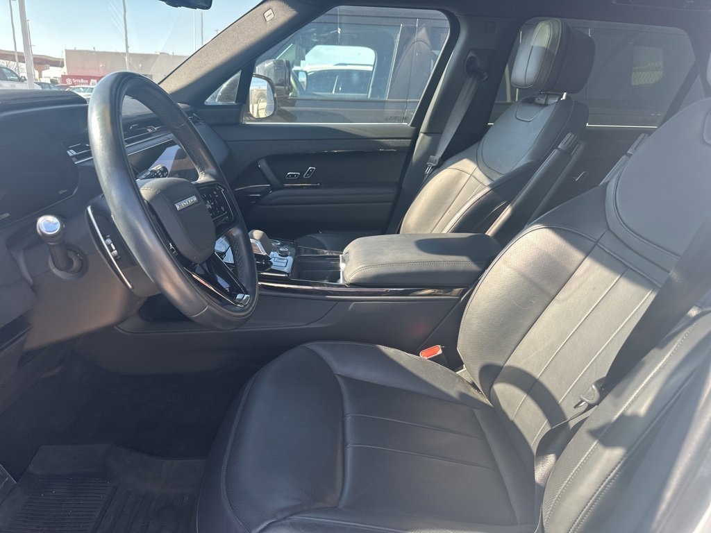Used 2023 Land Rover Range Rover Sport SE Dynamic image 2