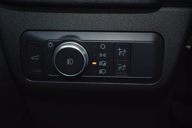 Used 2022 Ford Escape SEL w/ Technology Package AWD/4WD image 22