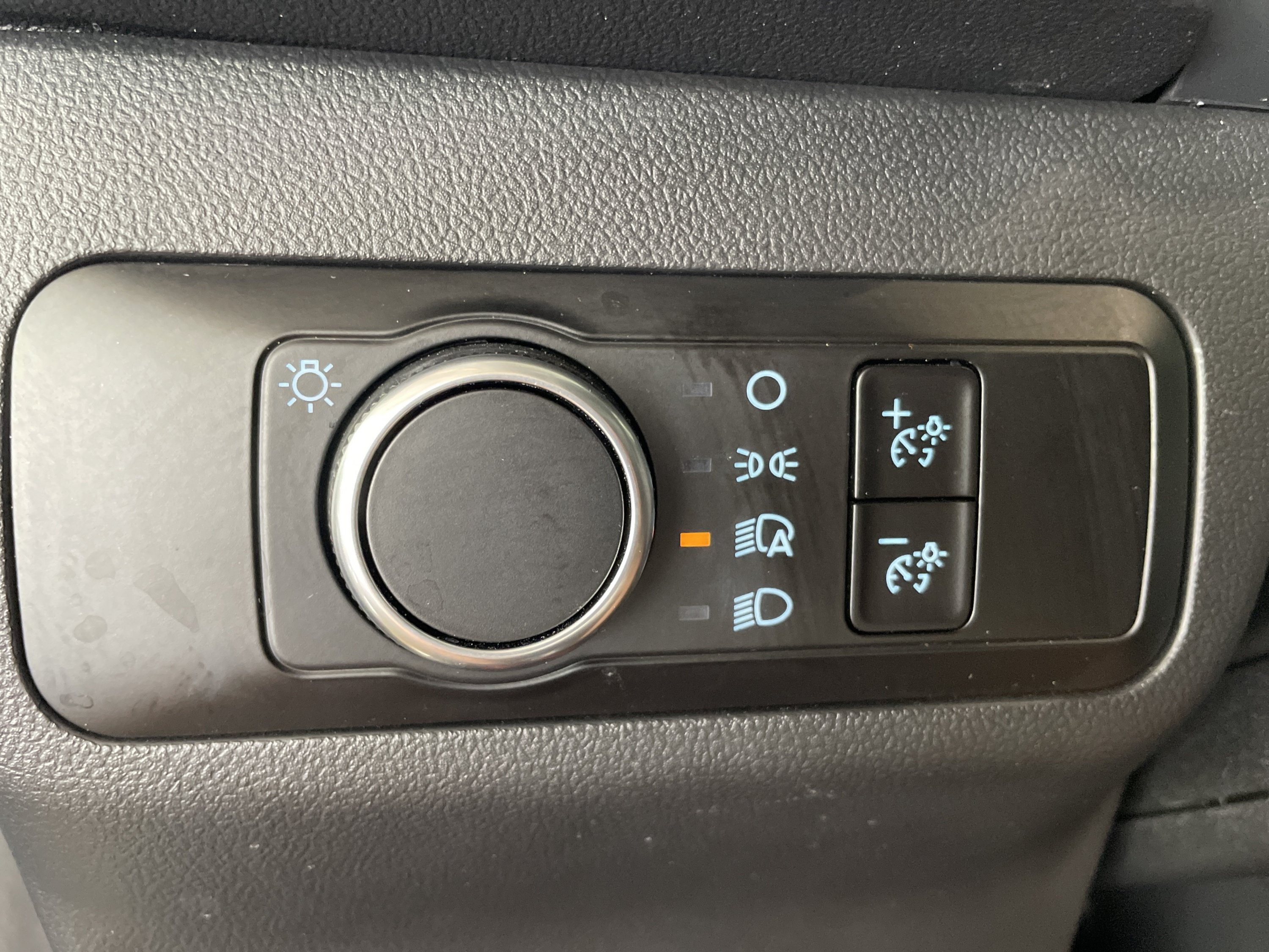 Used 2025 Ford Escape Active AWD/4WD image 18