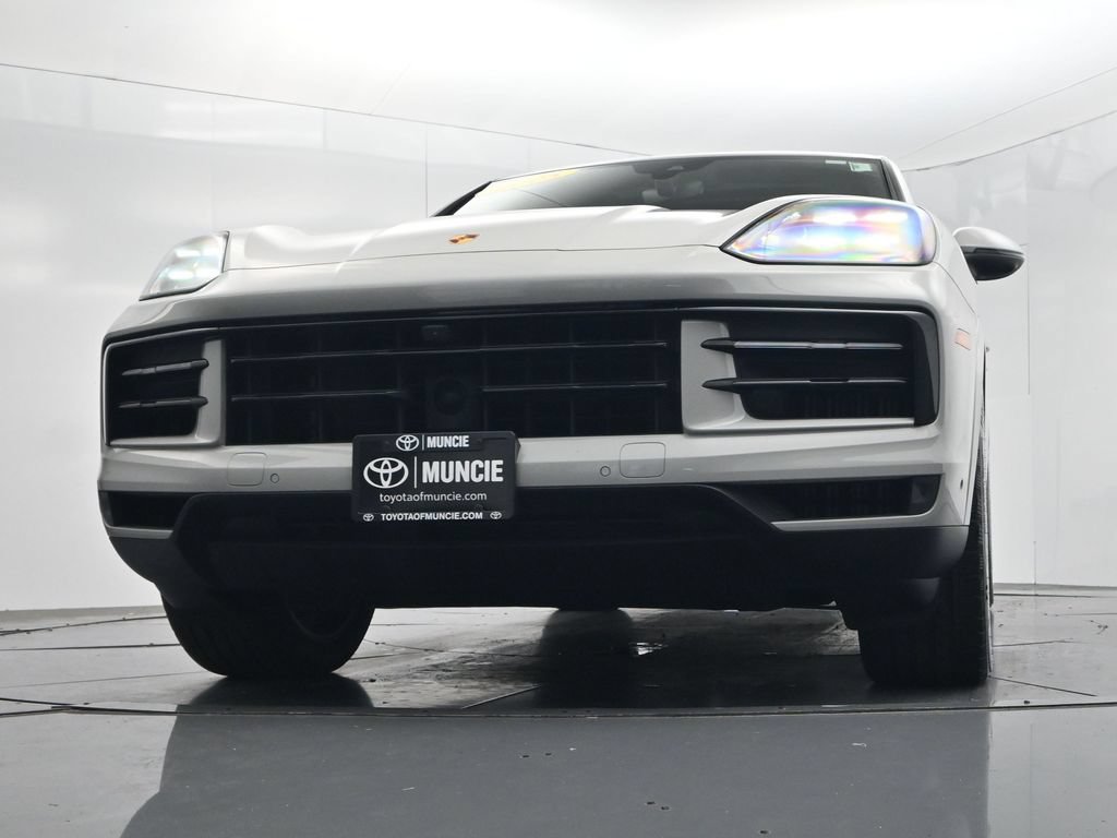 Used 2025 Porsche Cayenne S AWD/4WD image 48