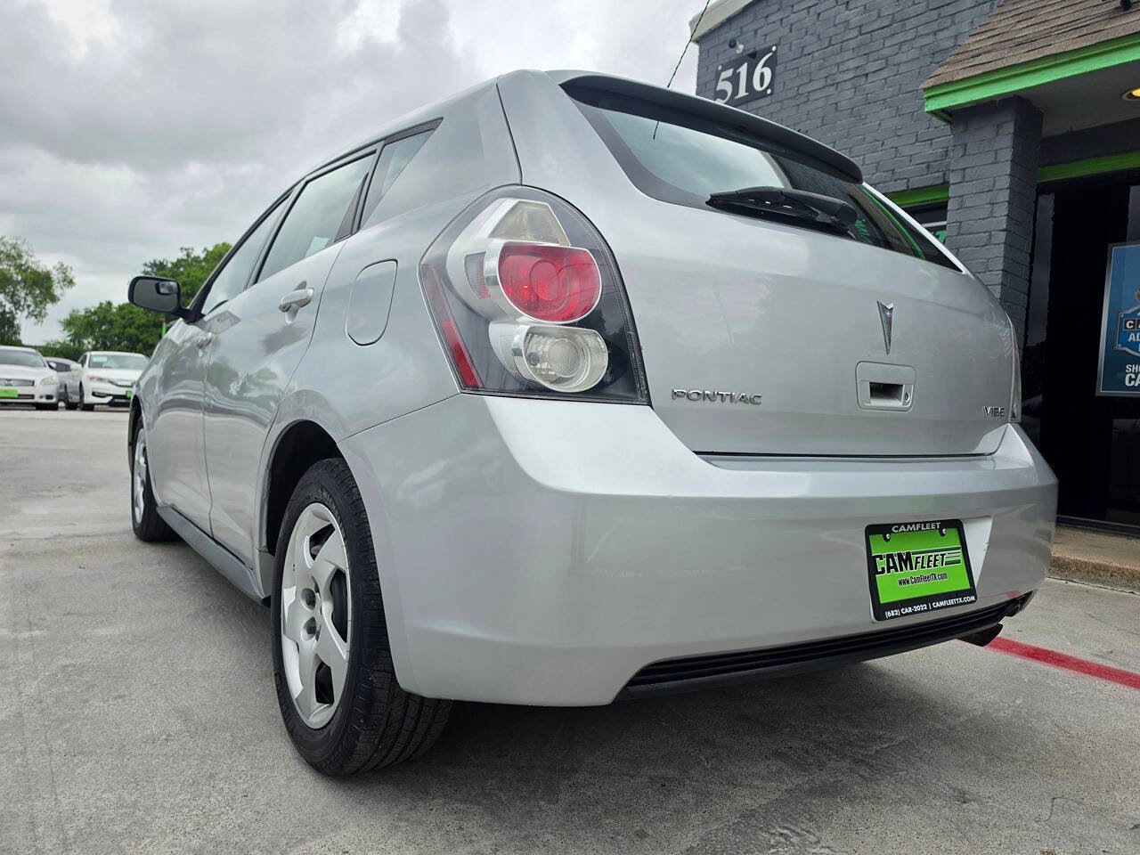 Used 2009 Pontiac Vibe w/ Preferred Package FWD image 9
