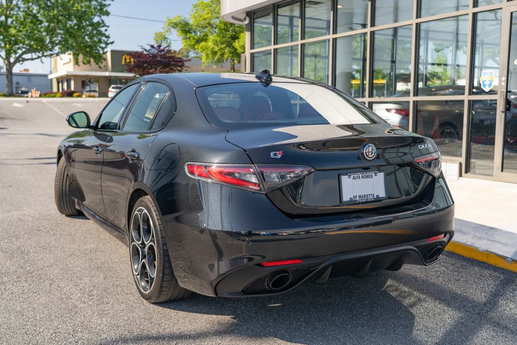 Used 2024 Alfa Romeo Giulia Veloce AWD/4WD image 5