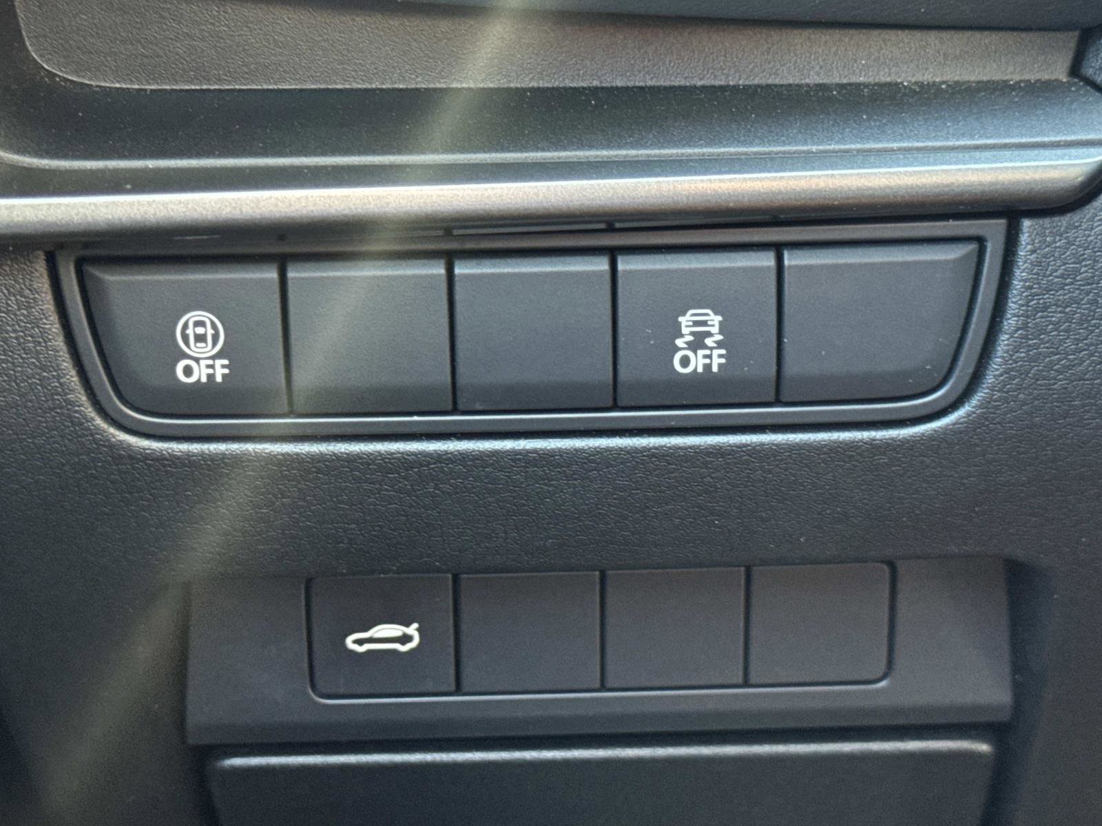 Used 2023 MAZDA MAZDA3 s image 30