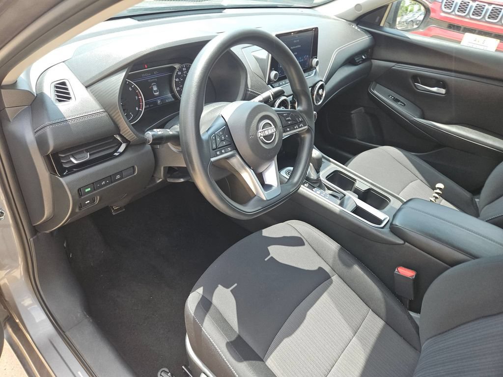 Used 2025 Nissan Sentra SV FWD image 15