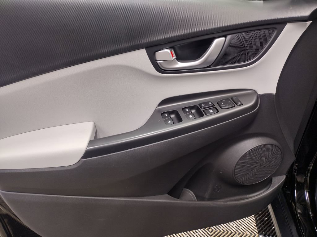 Certified 2023 Hyundai Kona SE w/ Cargo Package image 18