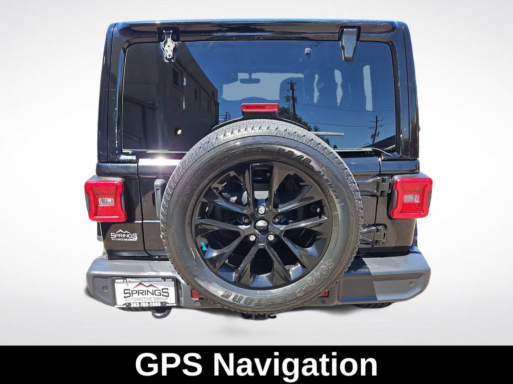Used 2018 Jeep Wrangler Unlimited Sahara AWD/4WD image 5