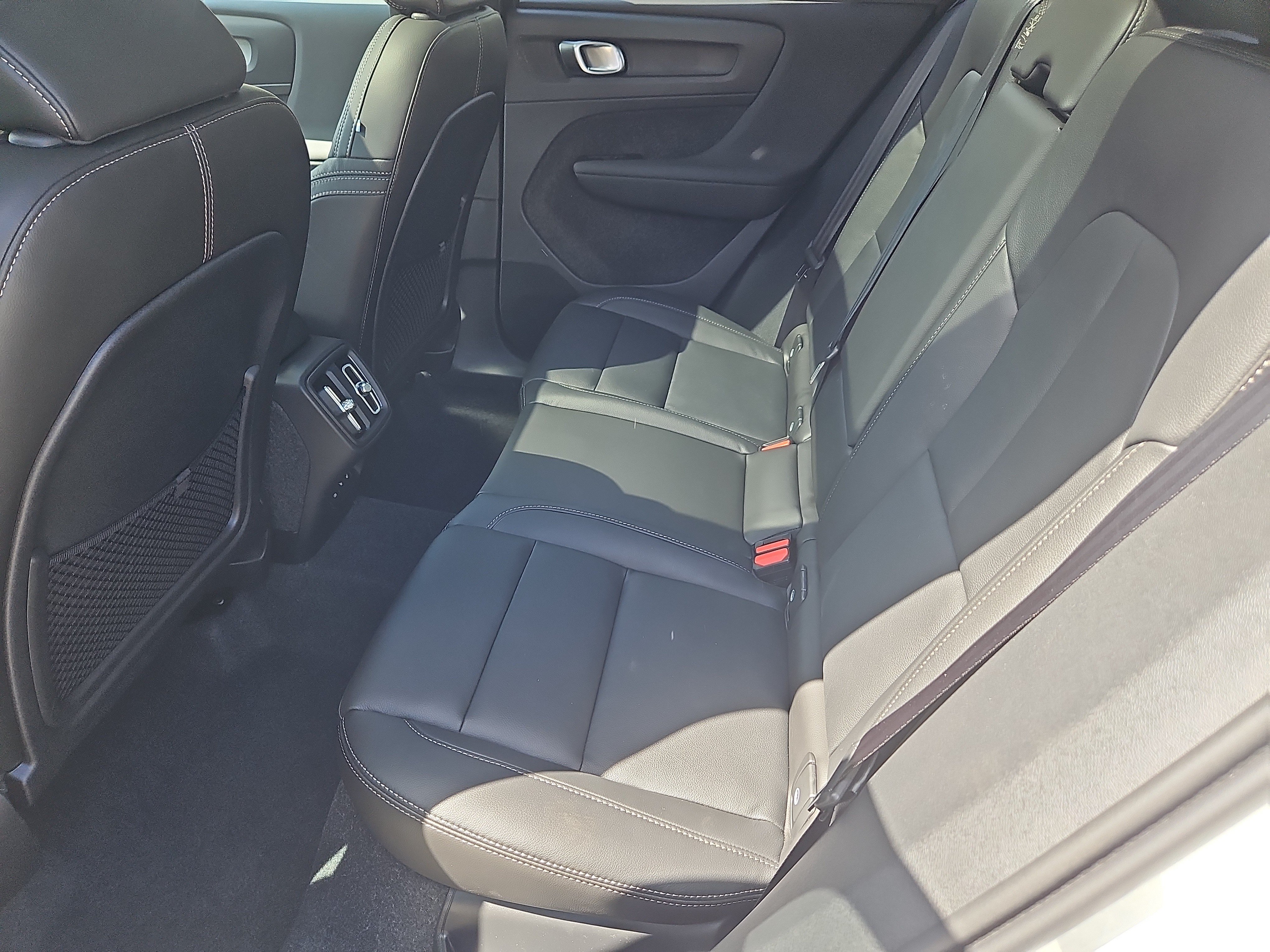 New 2026 Volvo XC40 B5 Plus w/ Protection Package Premier AWD/4WD image 20