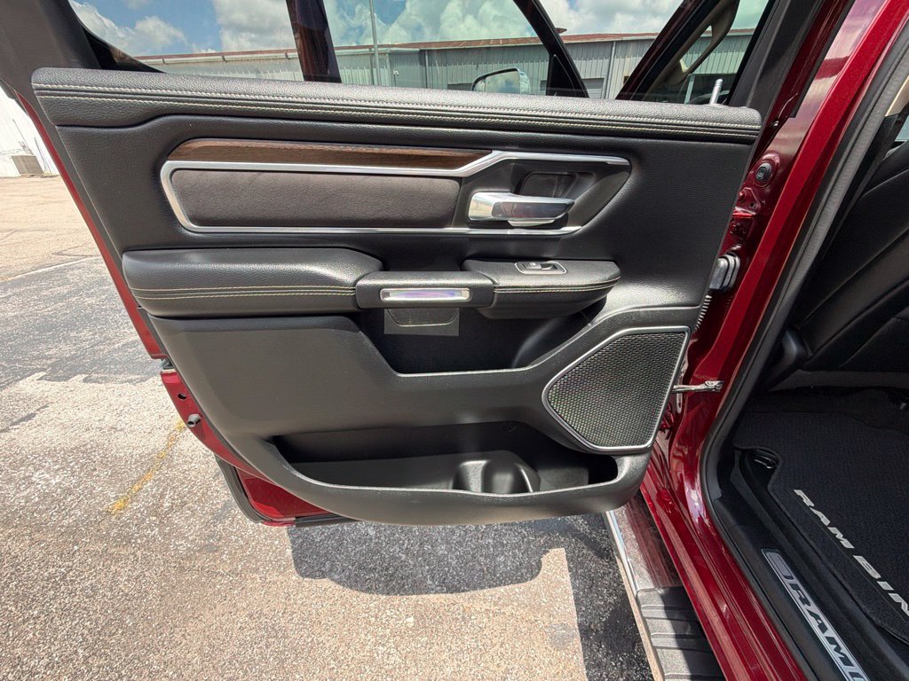 Used 2021 RAM 1500 Laramie AWD/4WD image 32