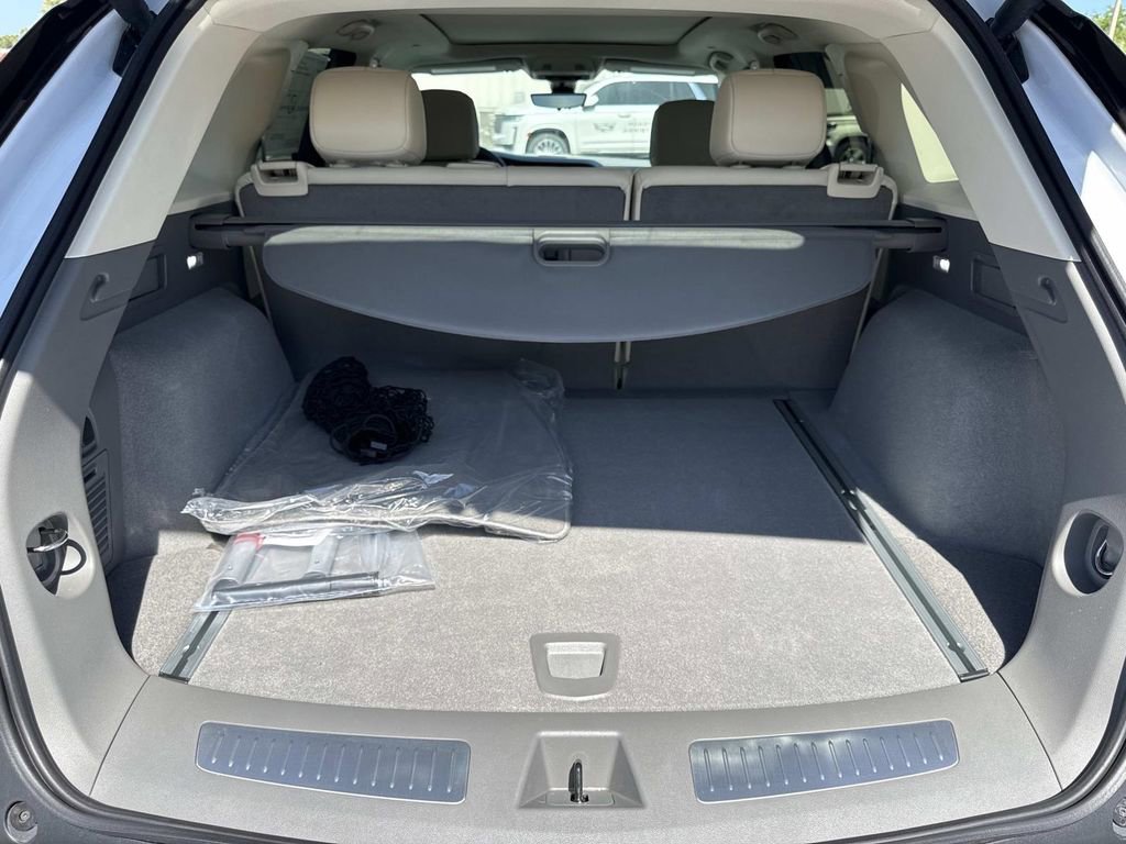 New 2026 Cadillac XT5 Premium Luxury AWD/4WD image 11
