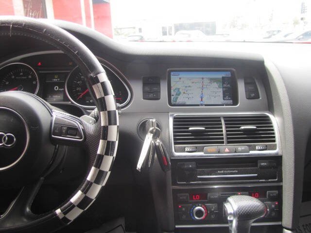 Used 2013 Audi Q7 3.0T S line Prestige w/ S Line Pkg AWD/4WD image 22