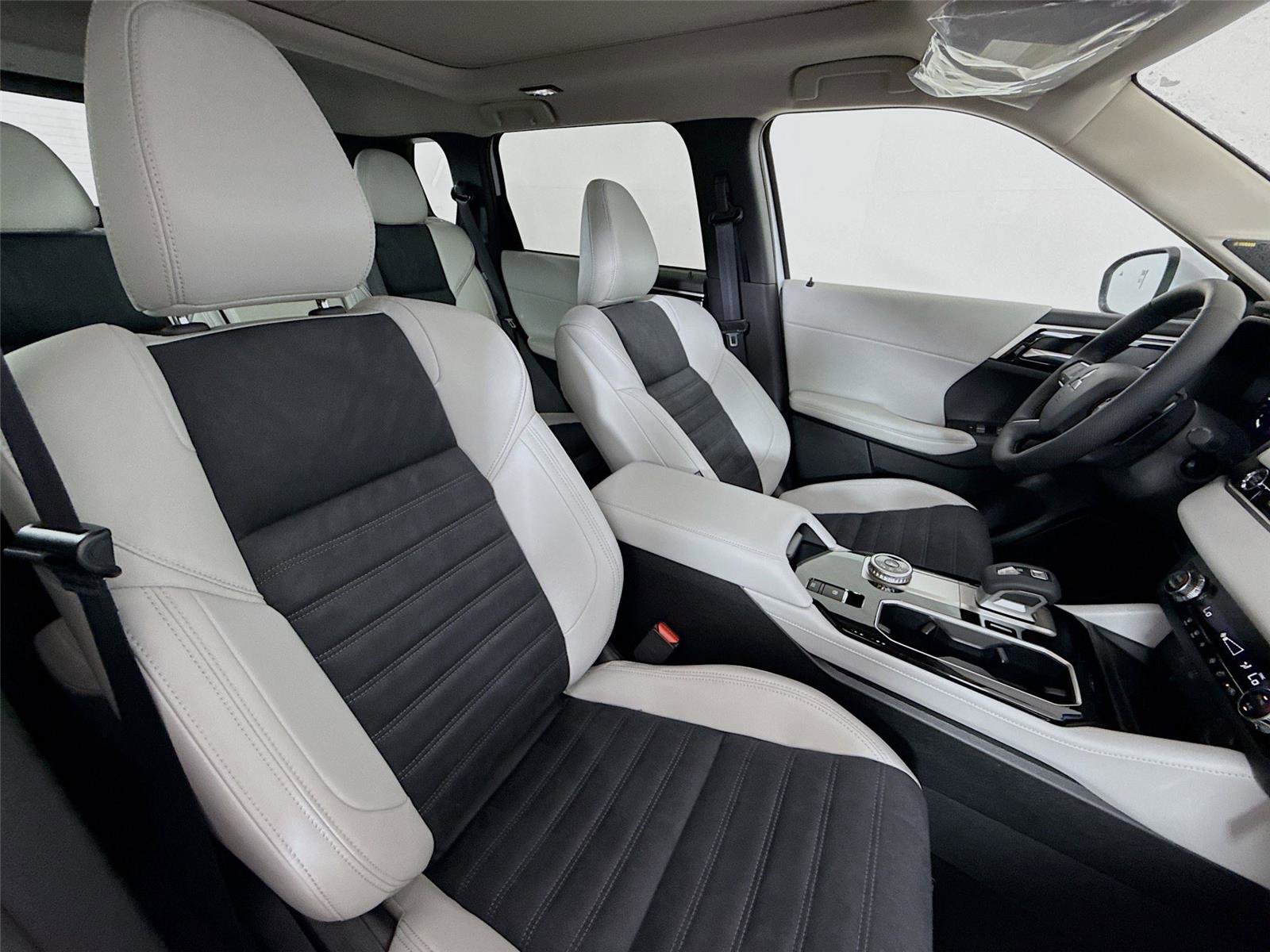 New 2026 Mitsubishi Outlander SE image 20