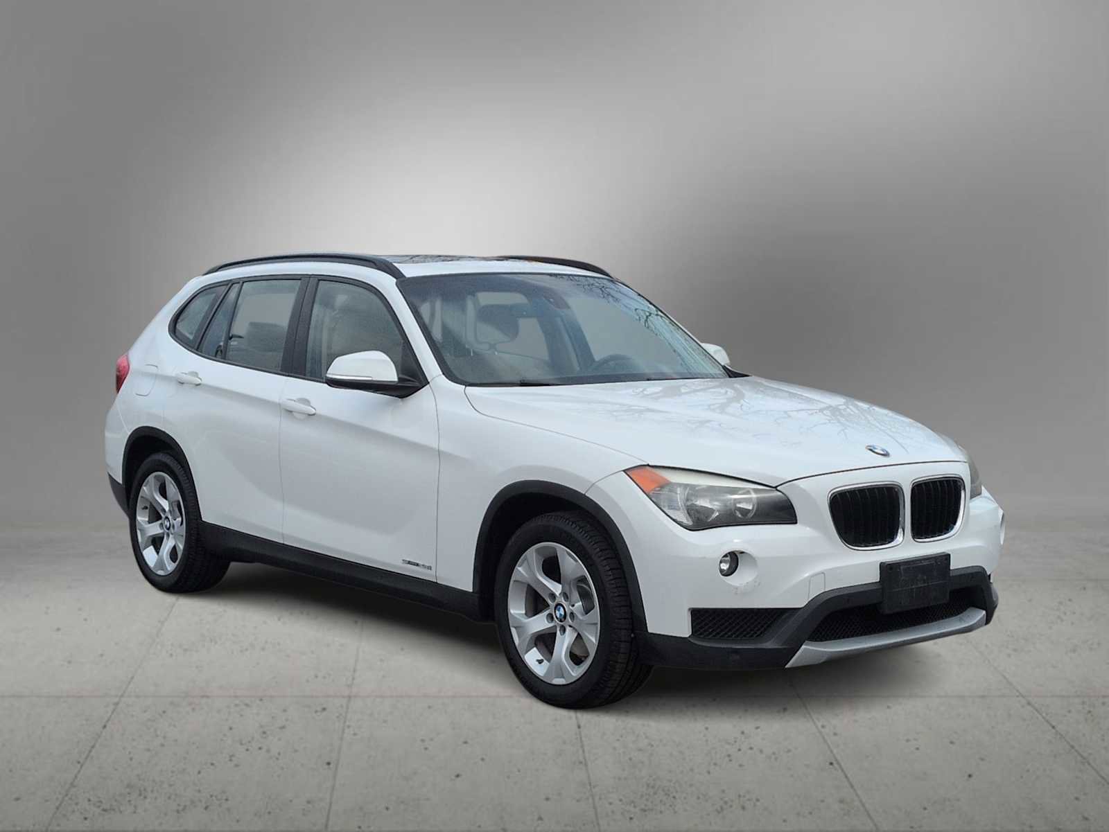 Used 2013 BMW X1 sDrive28i image 2