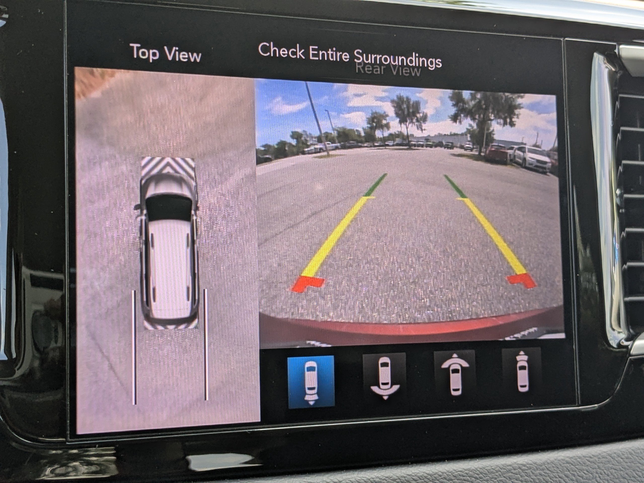 Certified 2019 Chrysler Pacifica Touring Plus w/ Advanced Safetytec Group FWD image 19