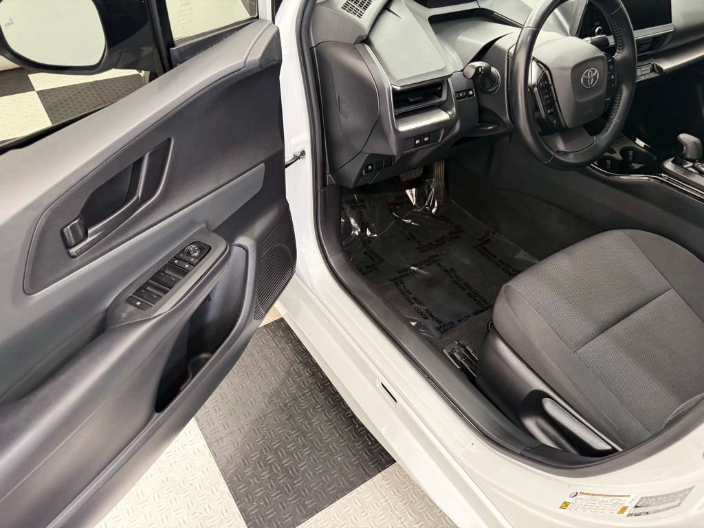 Used 2023 Toyota Prius LE FWD image 30