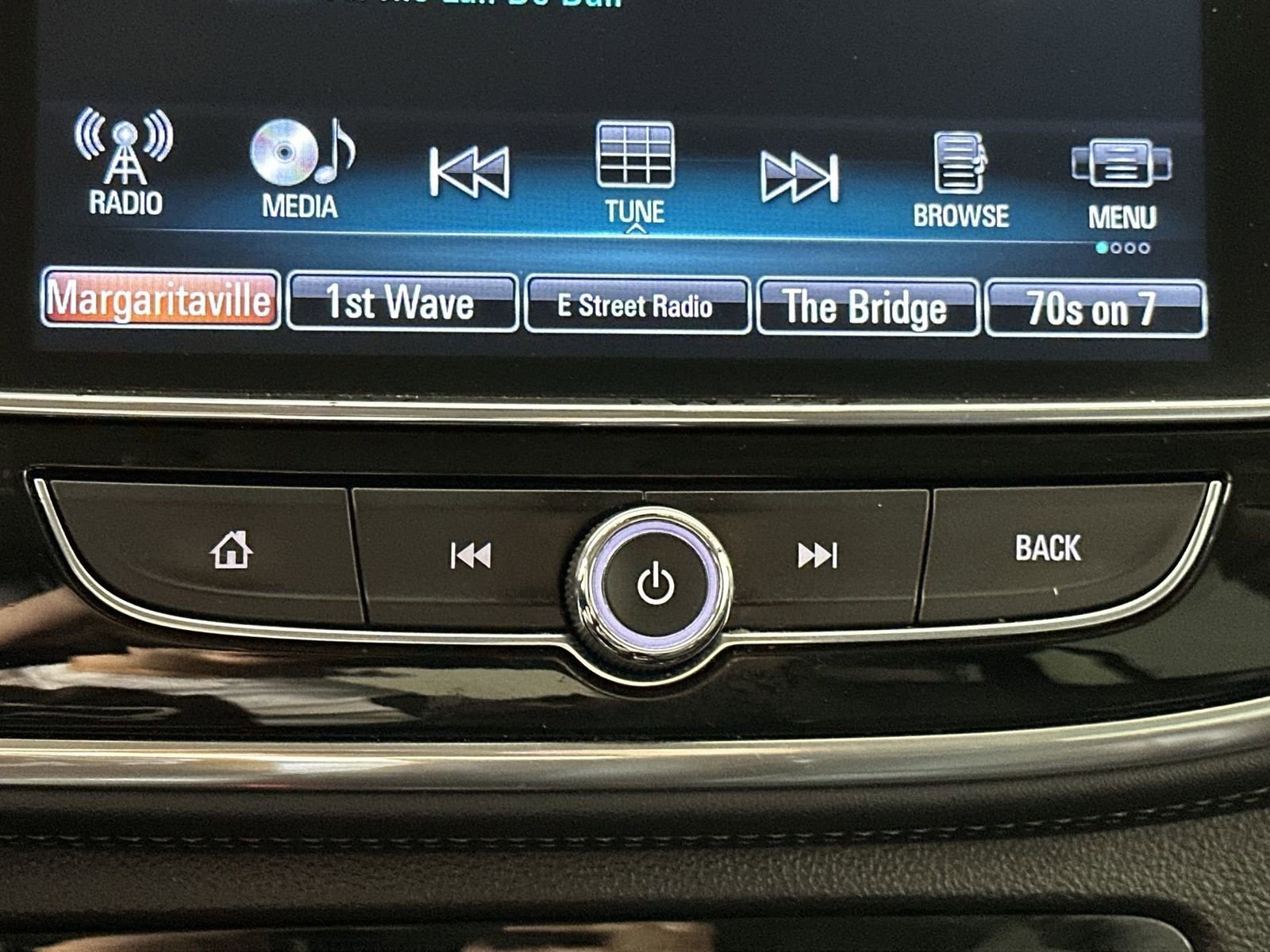 Used 2017 Buick Encore Essence image 18