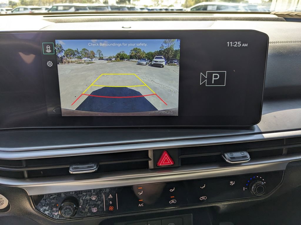 Certified 2025 Kia Sorento LX FWD image 24