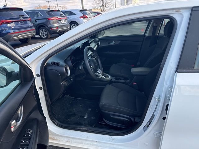 Used 2019 Kia Forte LXS image 9