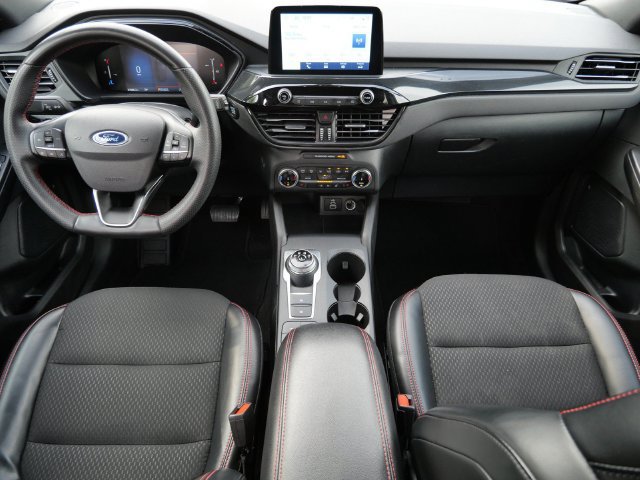 Used 2025 Ford Escape ST-Line Select AWD/4WD image 13
