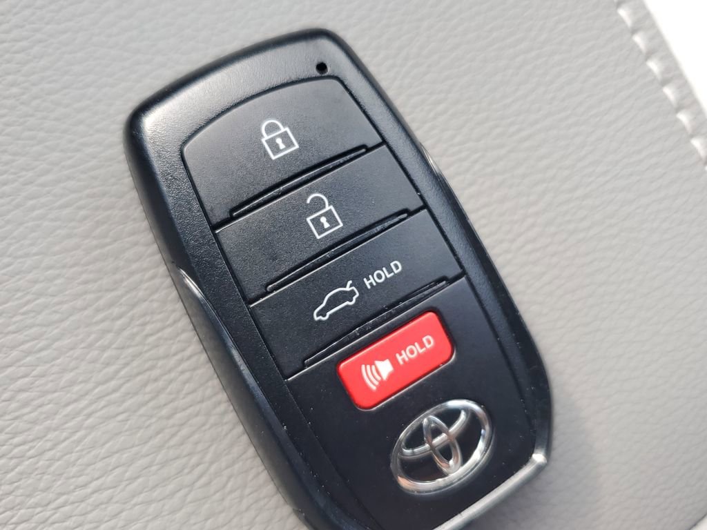 Used 2026 Toyota Camry SE w/ Convenience Package FWD image 23