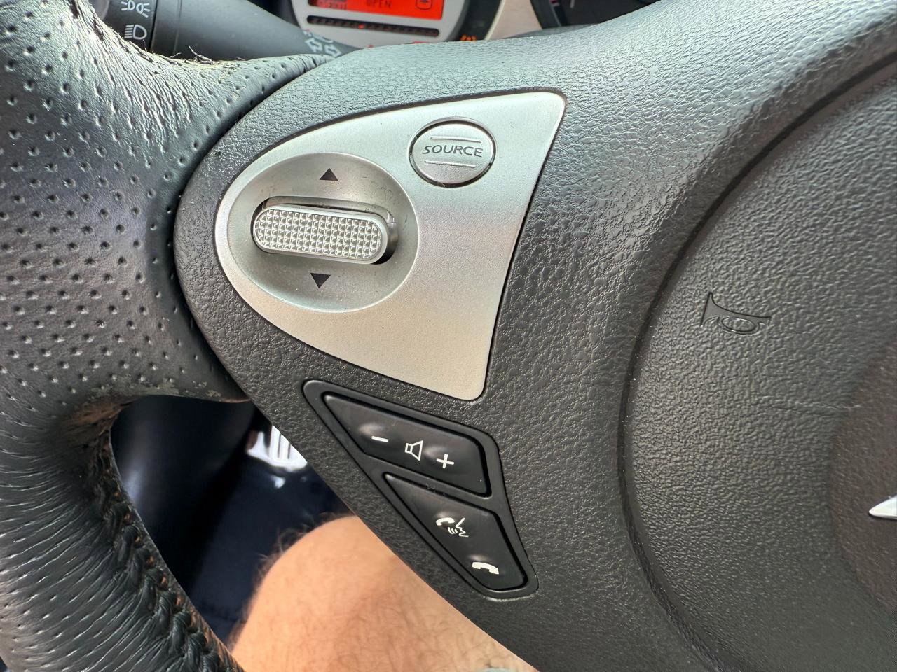 Used 2009 Nissan 370Z Touring image 28