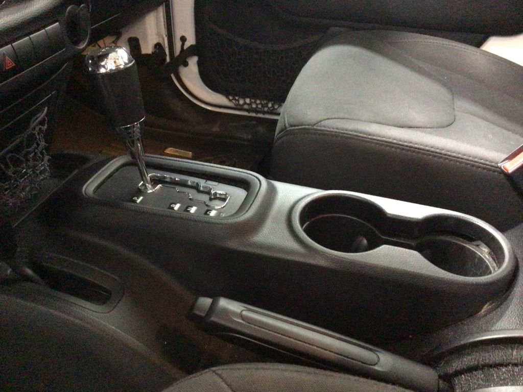 Used 2016 Jeep Wrangler Unlimited Sport w/ Connectivity Group image 15