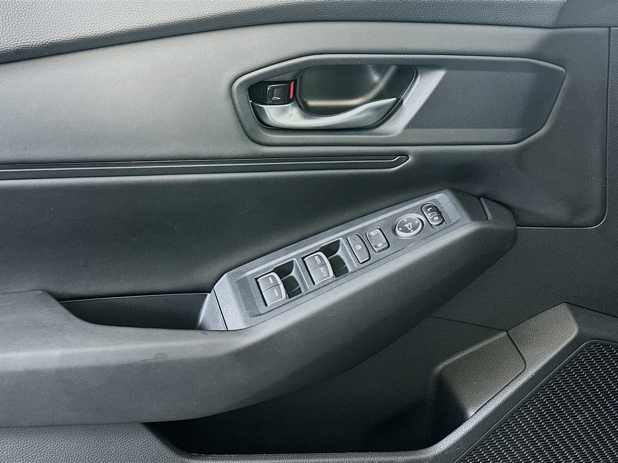 Used 2025 Honda Accord SE image 15