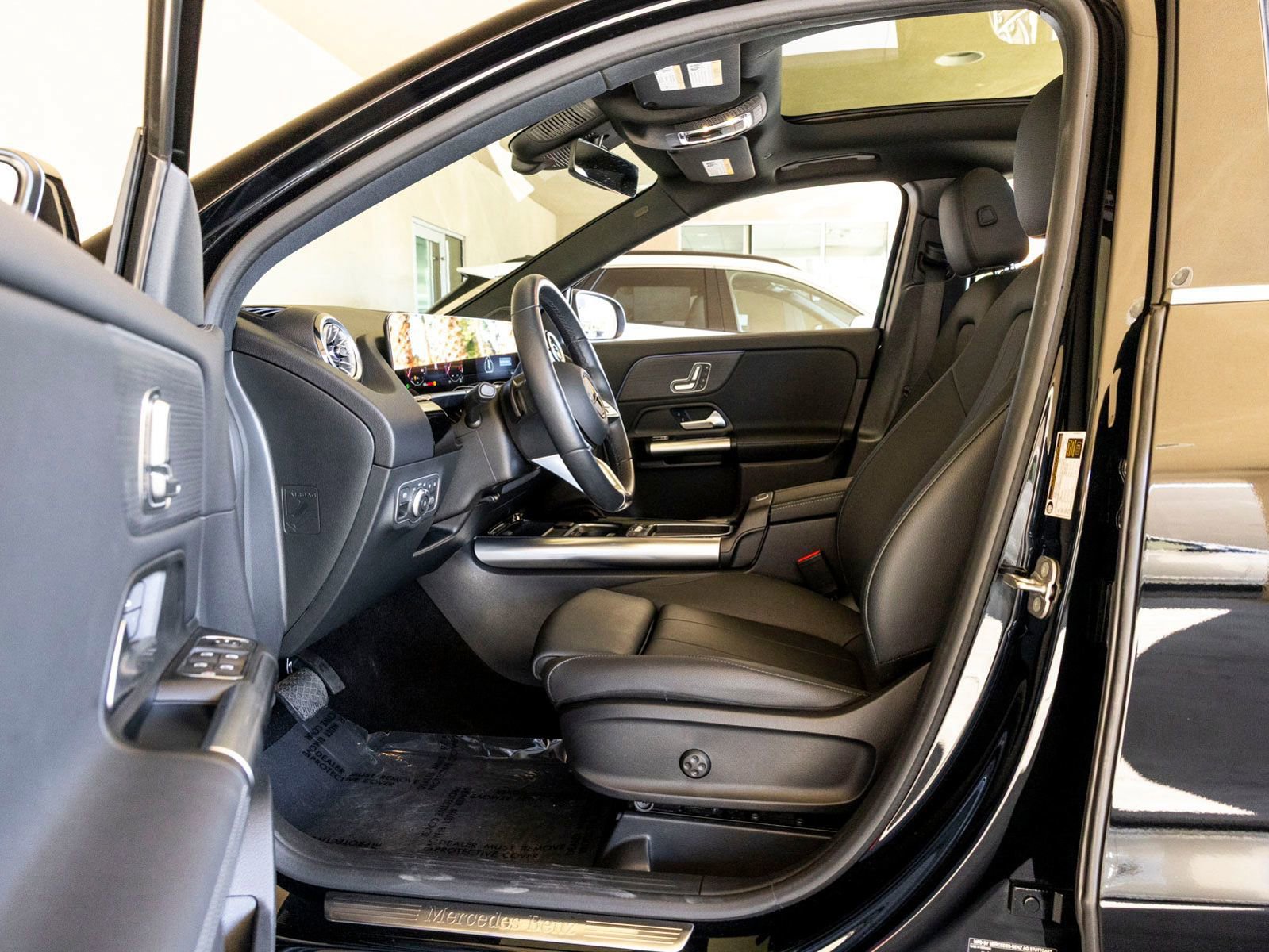 Used 2025 Mercedes-Benz GLA 250 image 14