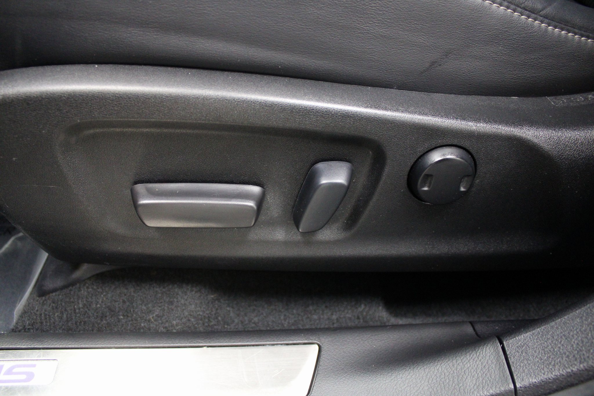 Used 2019 Lexus RX 450h AWD image 17