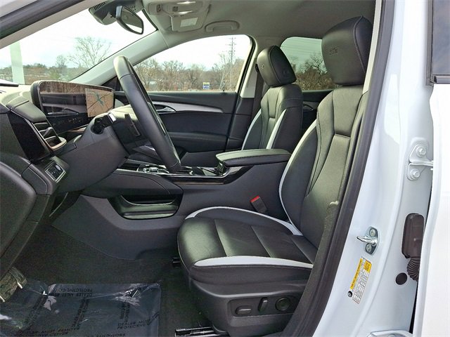 Certified 2025 Buick Envision Sport Touring image 13